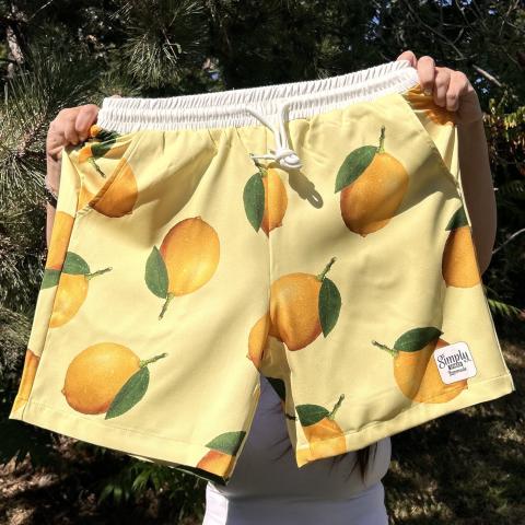 Legally, summer can’t end if you wear lemon swim shorts year round. Want to win this juicy pair of trunks?
🍋 Like this post
🍋 Tag a friend
🍋 Tell us where you’d wear these
